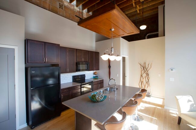 Building Photo - Woodrow Apartment