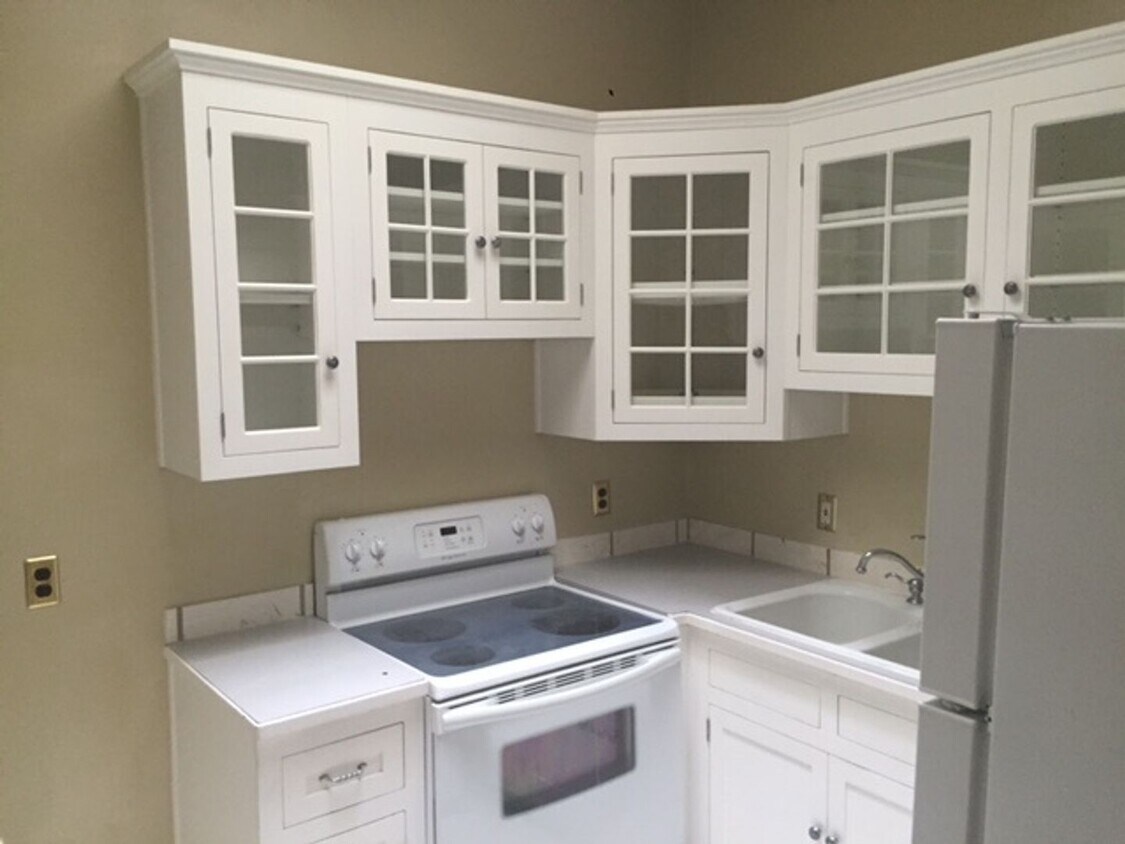 Primary Photo - 627 1/2 8th Ave