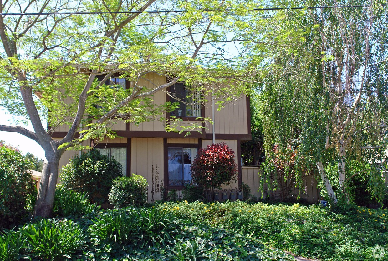Building Photo - 7887 Swartz Ave