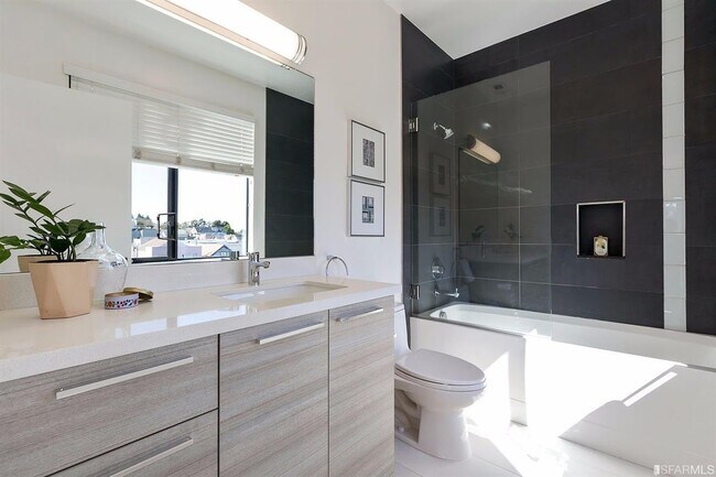 Master Bathroom - 4132 3rd St