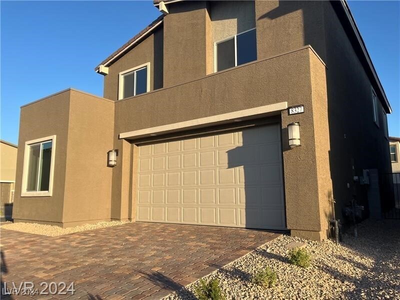Foto principal - 8327 Aurora Rdg Ave