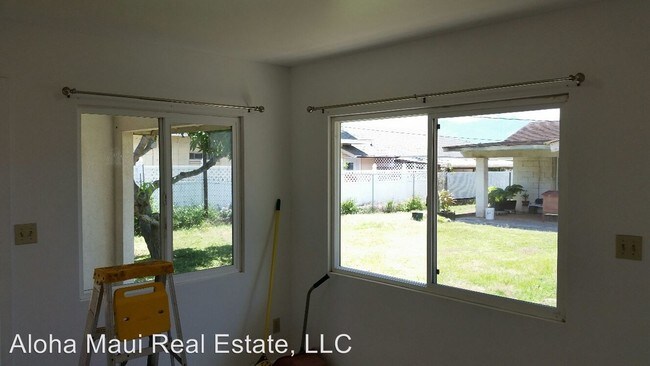 Building Photo - 2 br, 1 bath Apartment - 33 E. Kauai Street