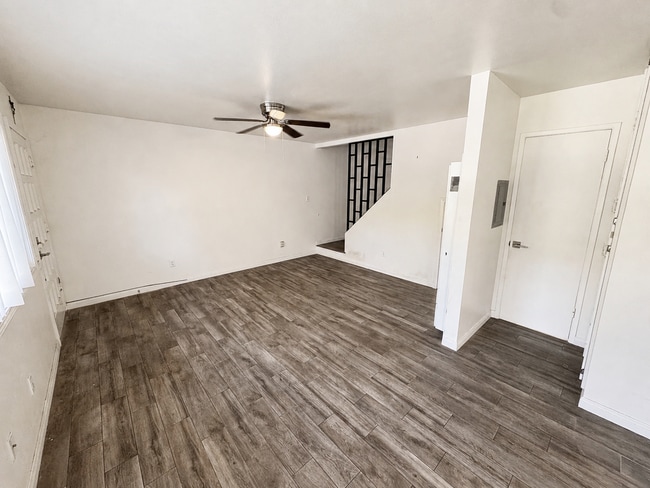 Foto del edificio - 211 E Santa Paula St