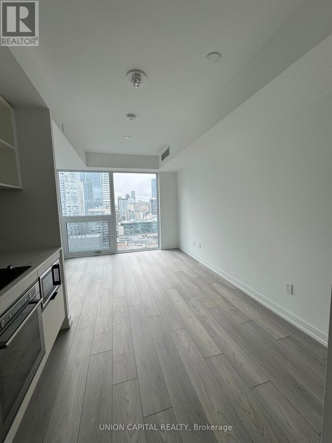 Building Photo - 82-2882 Dalhousie St