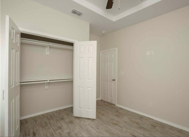 Foto del edificio - 4906 N Hiawatha Dr