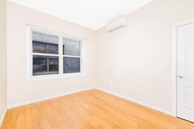 Building Photo - 1053 Morris Park Ave