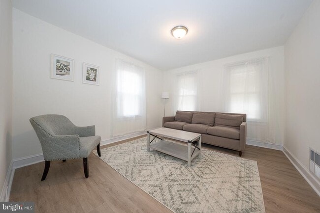 Foto del edificio - 717 Miller St