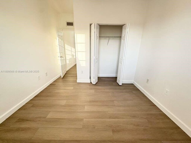 Foto del edificio - 2962 NW 35th Ave