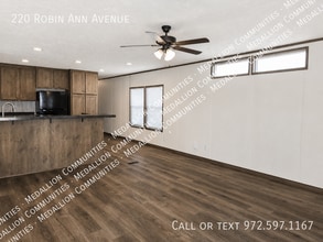 Building Photo - 220 Robin Ann Ave