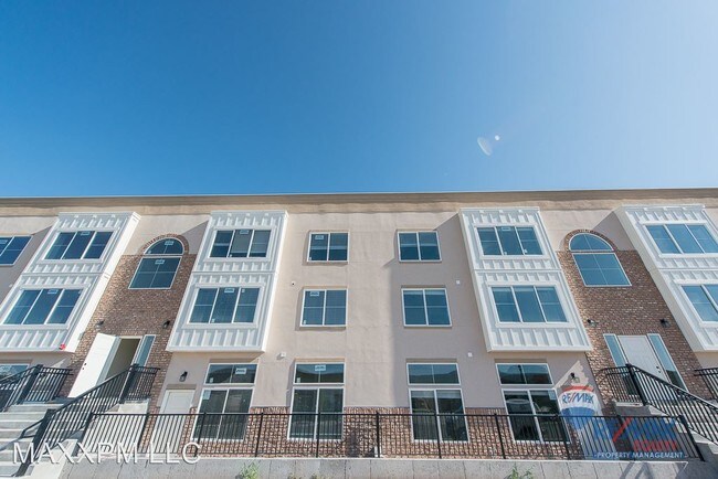 Foto del edificio - 3 br, 2 bath House - 278 W 1000 S #302