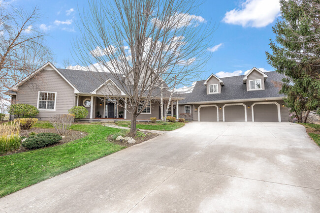 Building Photo - 5714 N Hill Haven