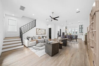 Building Photo - 1011 E 28th St