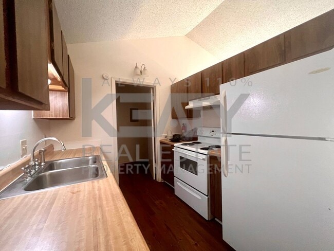 Foto del edificio - 809 Fox Run Ave