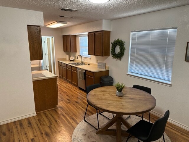 Foto del edificio - 4504 Fairgate Dr