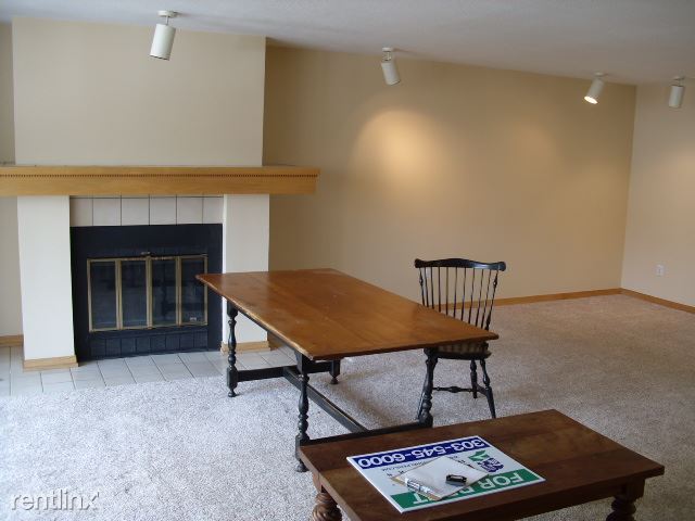 Building Photo - 1140 Portland Pl