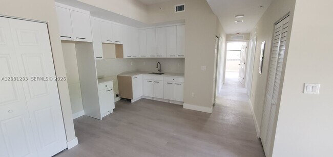 Building Photo - 17020 SW 104th Ave