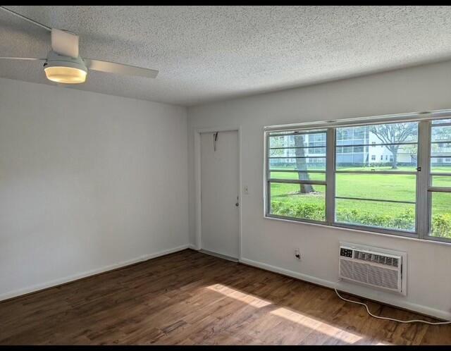 Building Photo - 134 Mansfield D