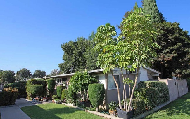 Building Photo - 1188 W Valencia Dr