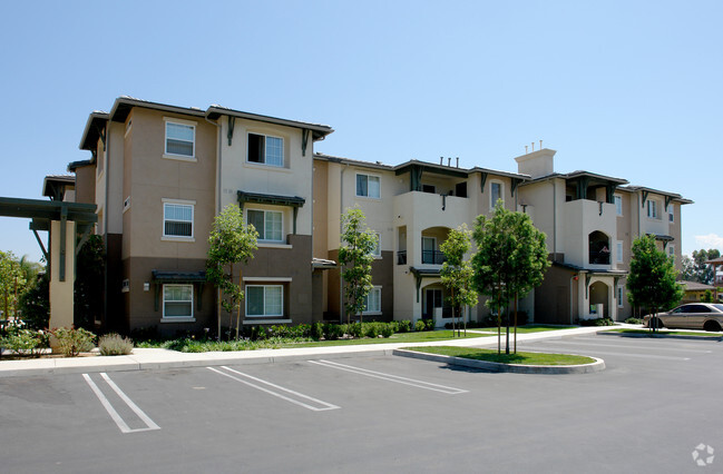 Building Photo - Via Roble Apartments