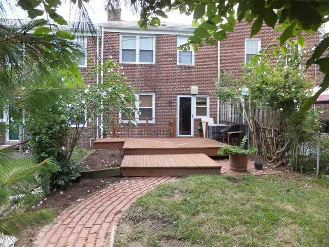 Building Photo - 7024 Heathfield Rd