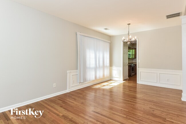 Foto del edificio - 2207 Polesdean Ln NW