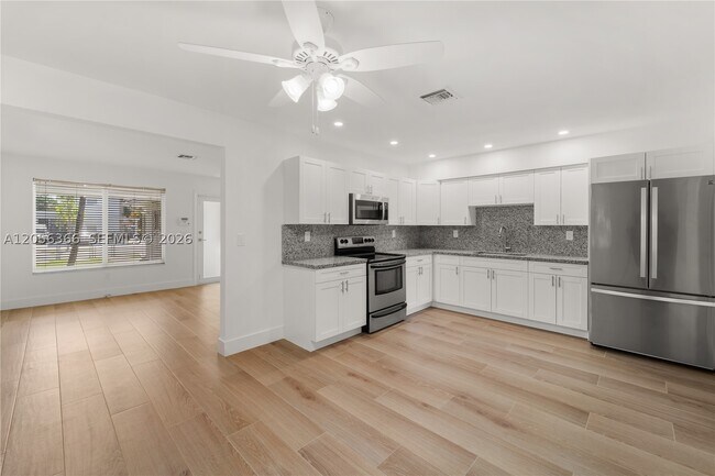 Building Photo - 35 NW 49th Ave