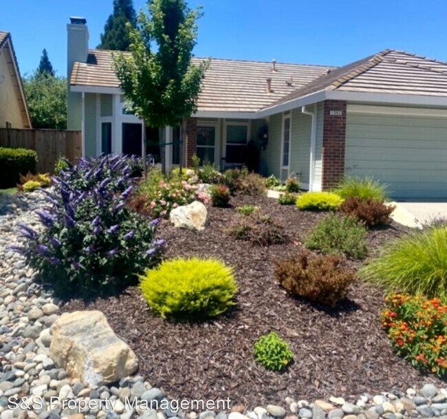 Building Photo - 3 br, 2 bath House - 1542 Steinbeck Drive