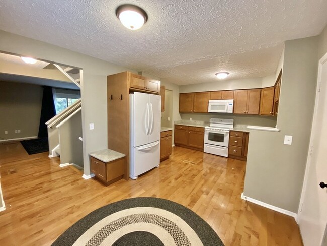 Building Photo - 218 Shaker Heights Ln