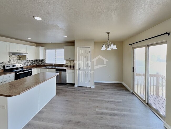 Foto del edificio - 6743 S Majestic Loop Rd