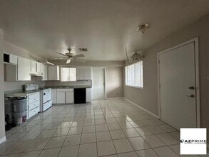 Building Photo - 2318 W Lupine Ave