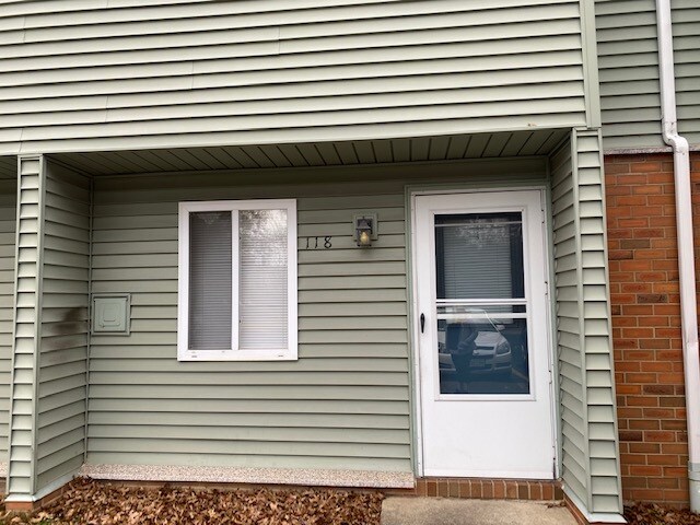 Building Photo - 148 Gluck St