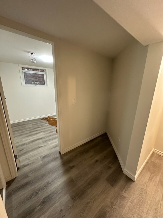 Building Photo - Charming Semi-Furnished 2 Bed / 1 Bath Bas...