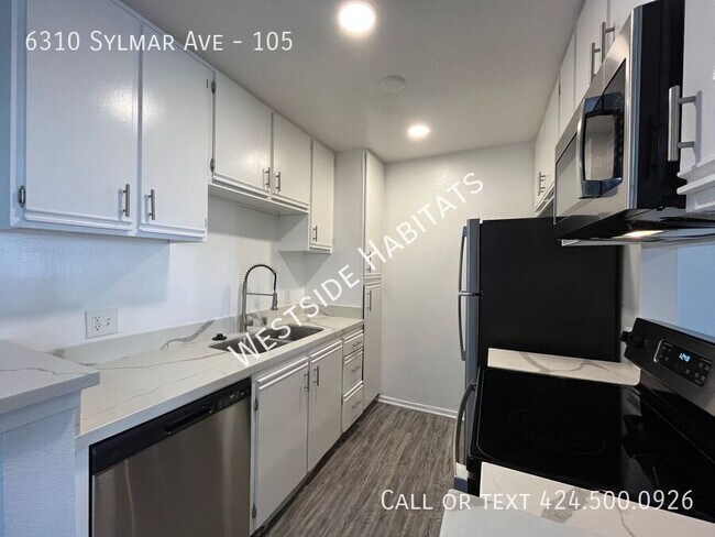 Foto del edificio - 6310 Sylmar Ave