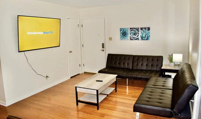 Foto del edificio - 324 Carlton Dr