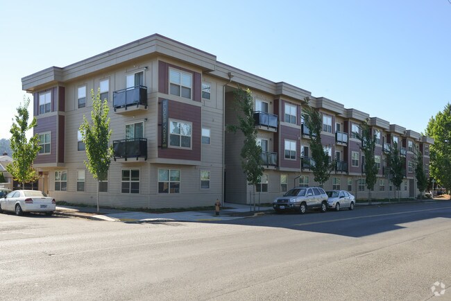 The Louis York Apartments Portland Or Building Photo The Louis York
