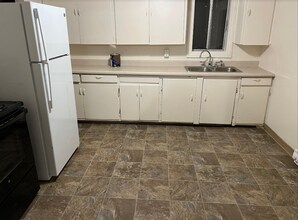 Building Photo - 220 26th St