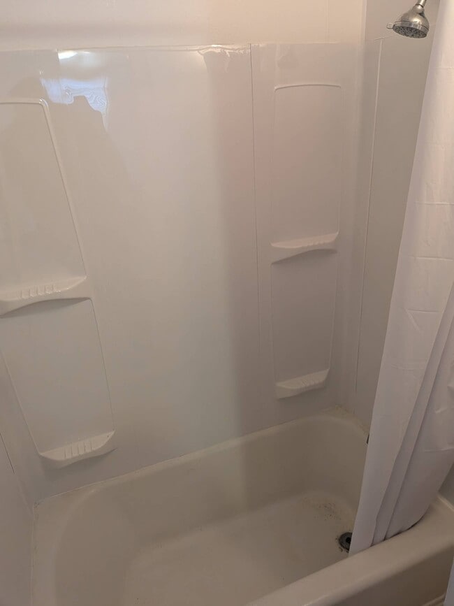 Building Photo - 2-42 Quaid Ave