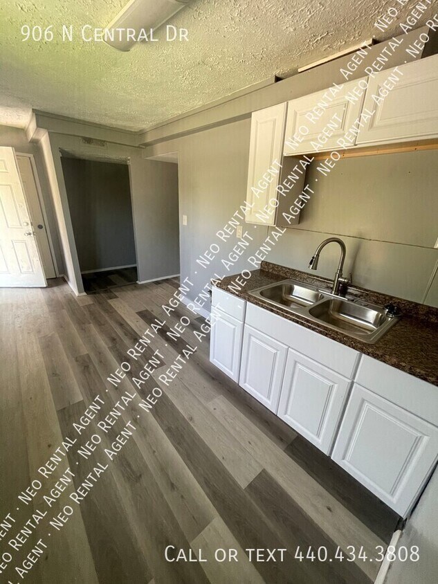 Foto principal - 906 N Central Dr