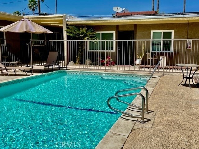 Foto del edificio - 68460 Kings Rd