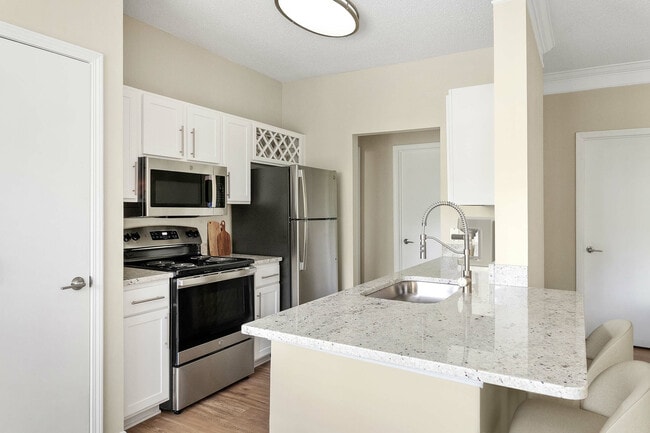 Building Photo - Avana Creekside