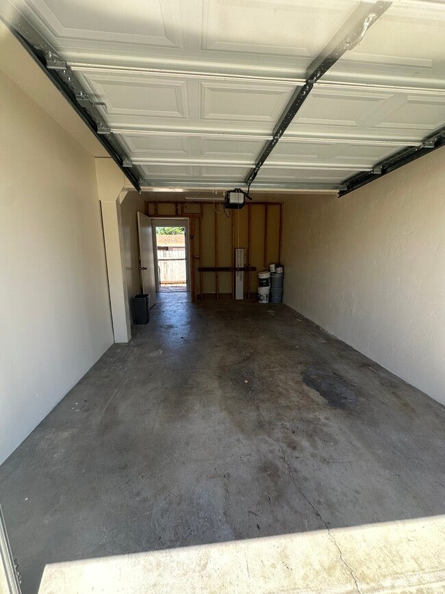 Parking Garage/Storage - 2670 Montclair St