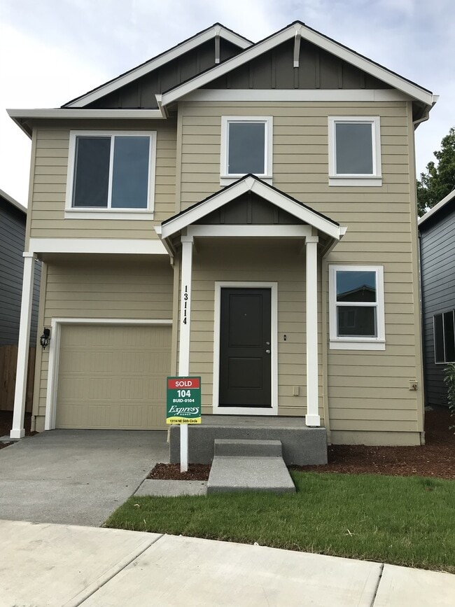 CUSTOM 3 BR 2.5 PET FRIENDLY HOME! A/C! - CUSTOM 3 BR 2.5 PET FRIENDLY HOME! A/C!