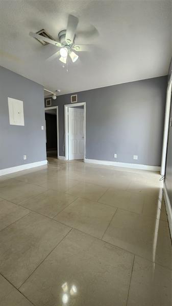 Foto del edificio - 2221 NW 4th Ct
