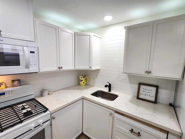 Foto del edificio - 5418 Pine Ave