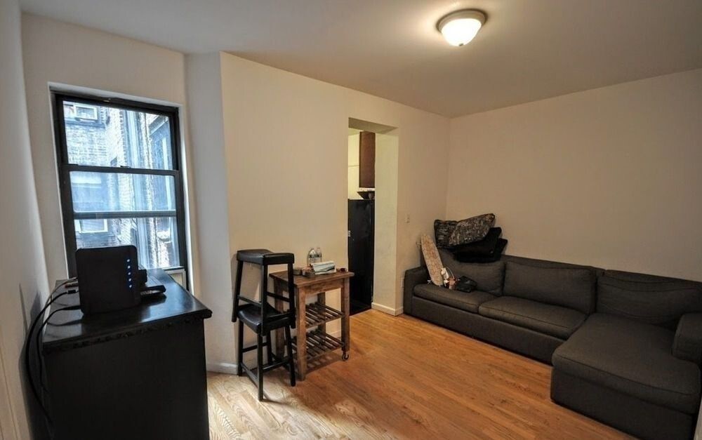 Primary Photo - 88 E 5th St