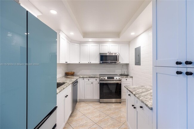 Building Photo - 525 N Ocean Blvd