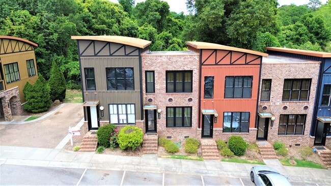 Building Photo - Urban Lofts 440 - Available August 2025!