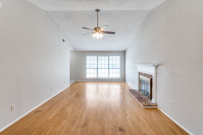 Building Photo - Charming 3-Bedroom Home Near School and Wa...