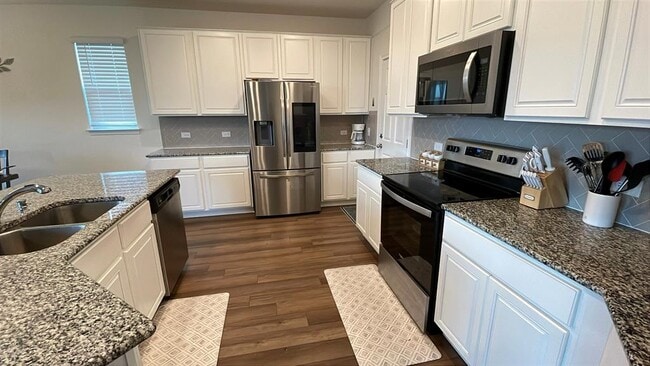 Building Photo - 125 Bronco Billy Dr