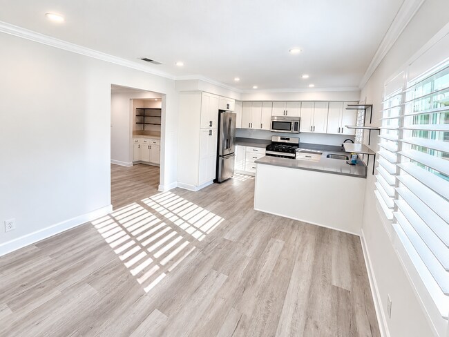 Foto del edificio - 2254 N Gaviota Ave